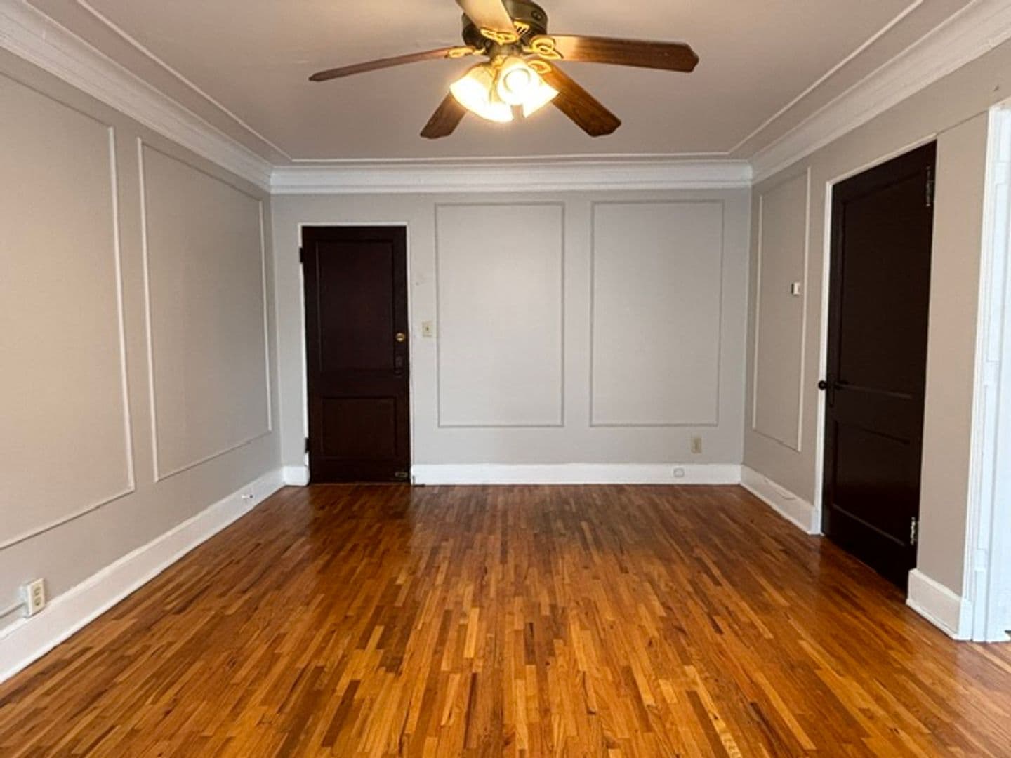 Saint Paul Apartment: 1962 Grand Ave