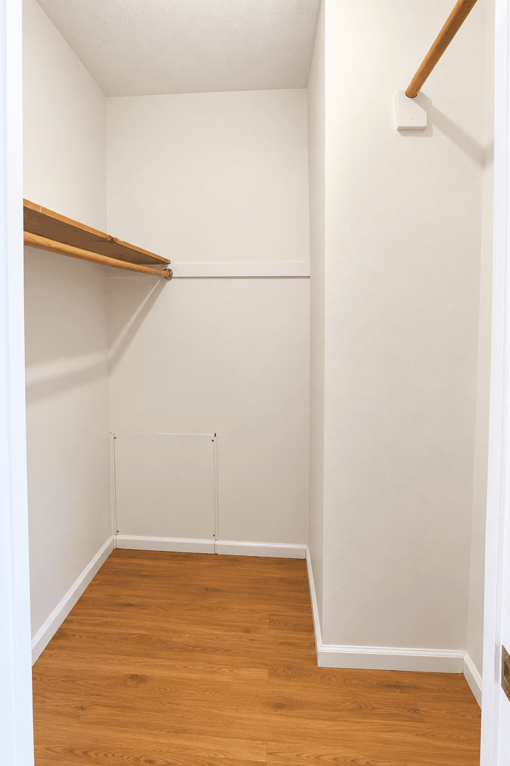 New Brighton Apartment: 804 6th St NW #15