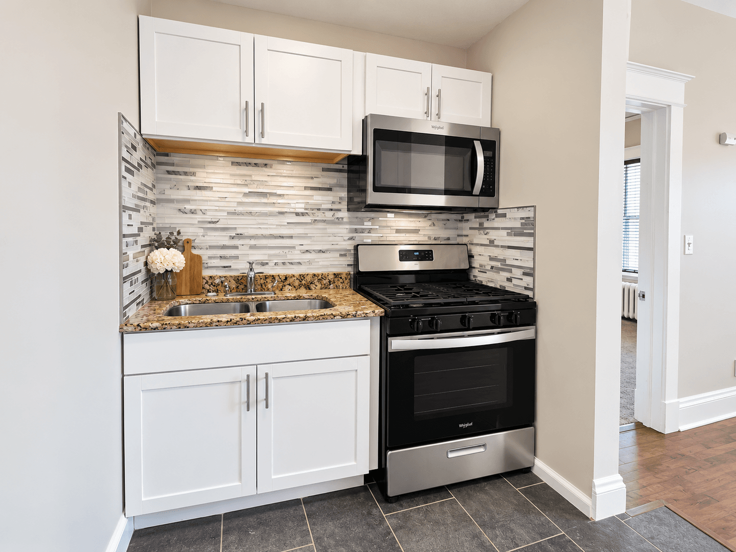 Saint Paul Apartment: 1114 Rice St