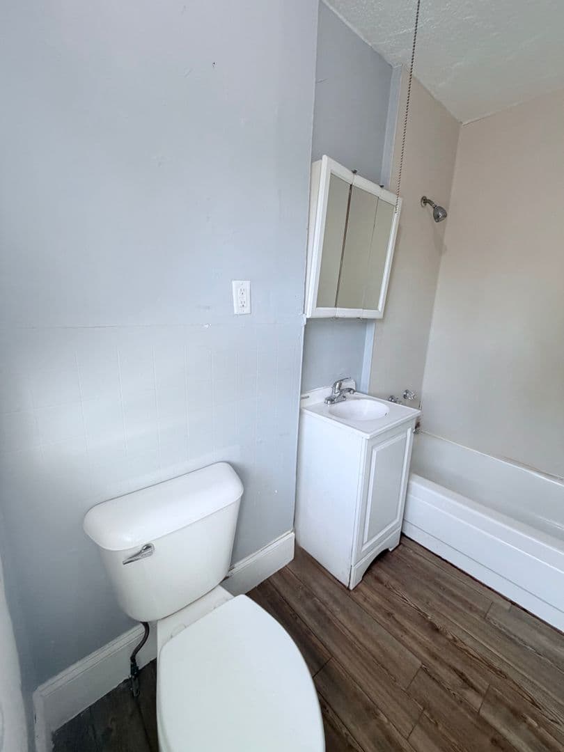 Saint Paul Apartment: 1056 3rd St E