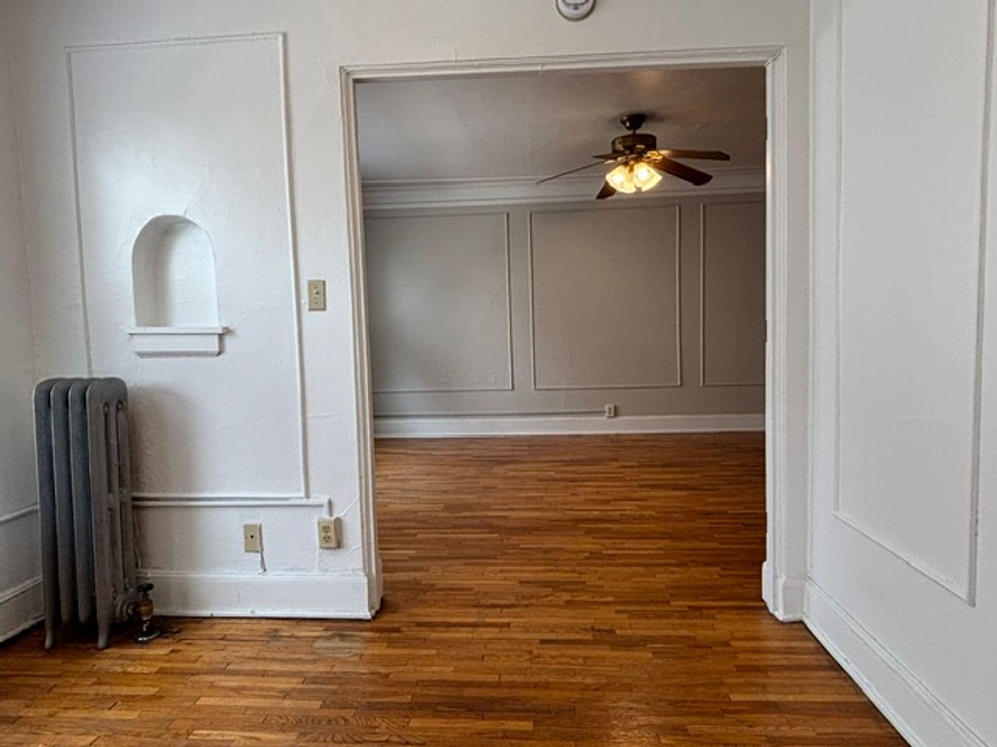 Saint Paul Apartment: 1962 Grand Ave