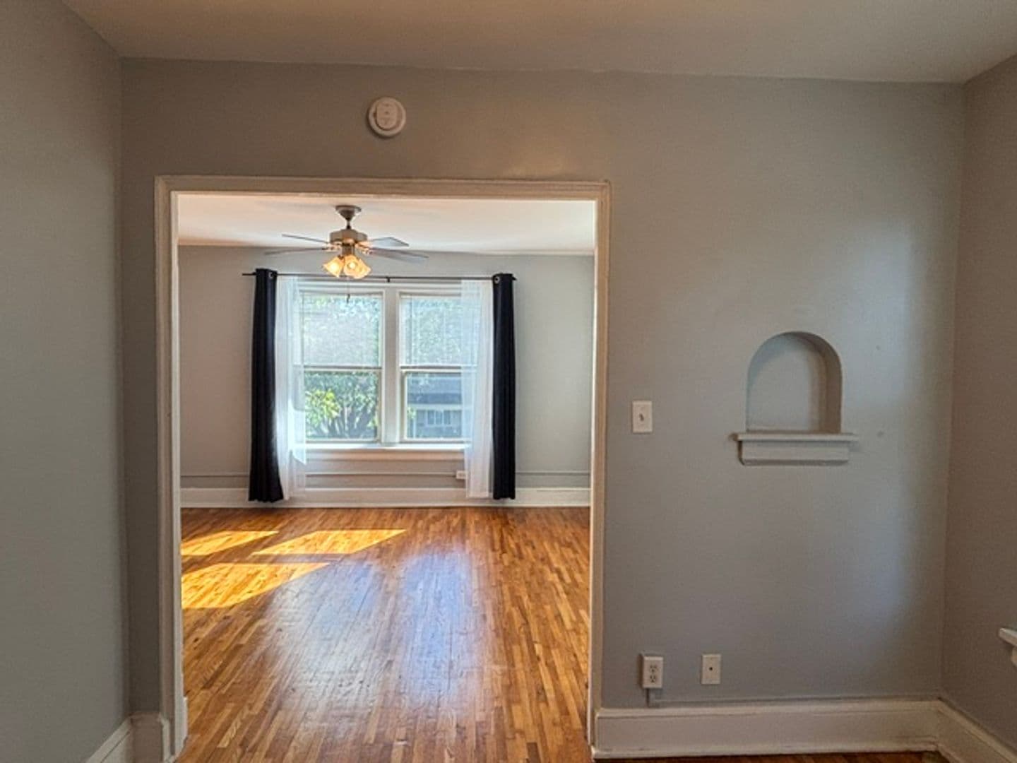 Saint Paul Apartment: 1967 Grand Ave