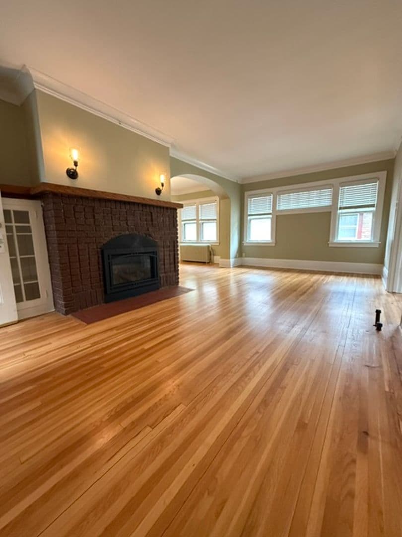 Saint Paul Apartment: 1135-1137 Goodrich Ave