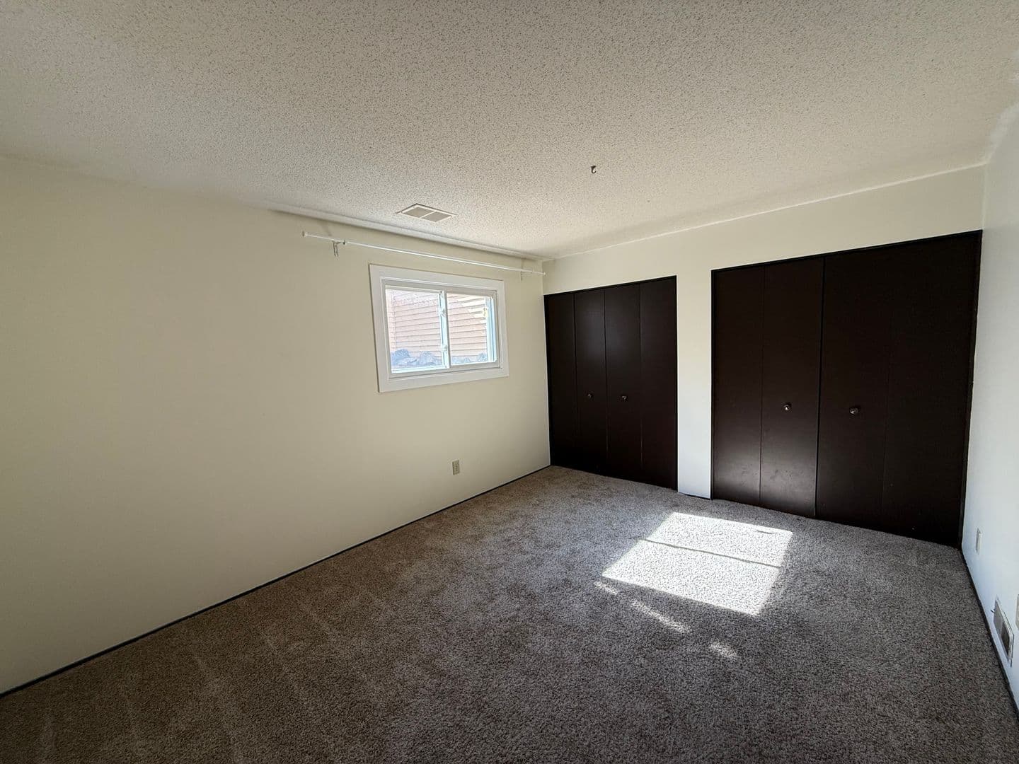Coon Rapids House: 12288 Drake St NW