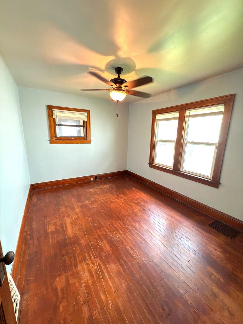 Minneapolis House: 2614 Dupont Avenue North