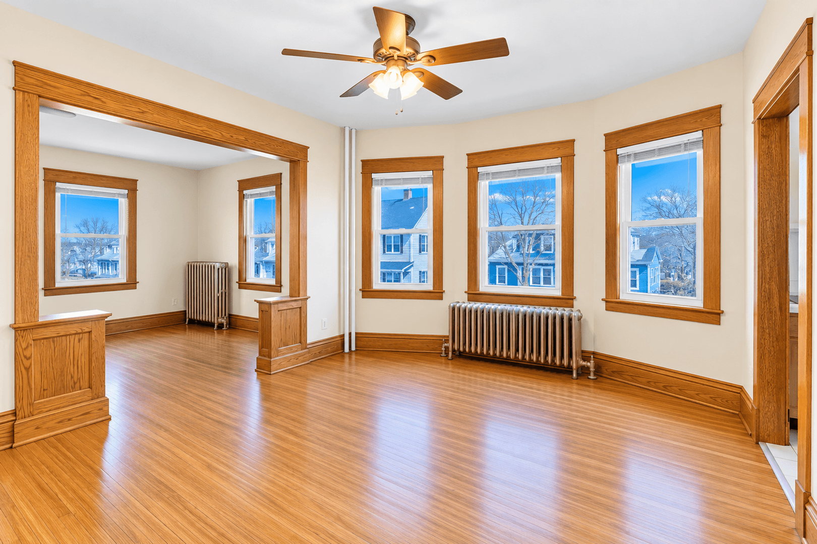 Saint Paul Apartment: 1607-1609 Van Buren Ave