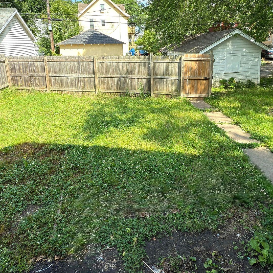 Minneapolis House: 2614 Dupont Avenue North