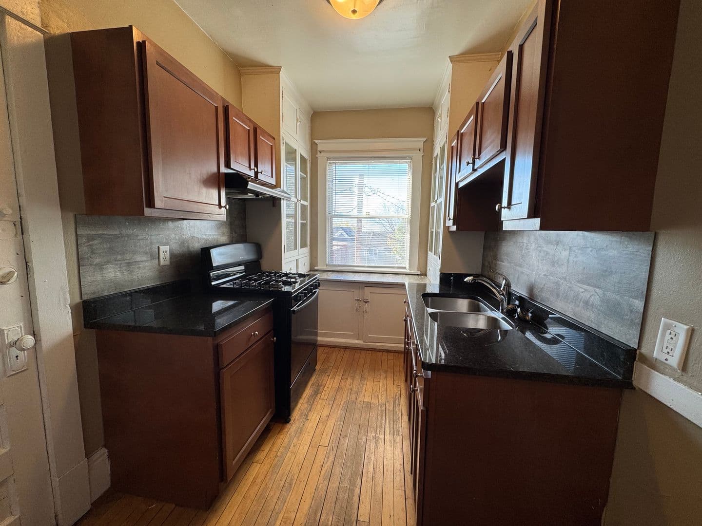 Saint Paul Apartment: 283-289 Bates Ave