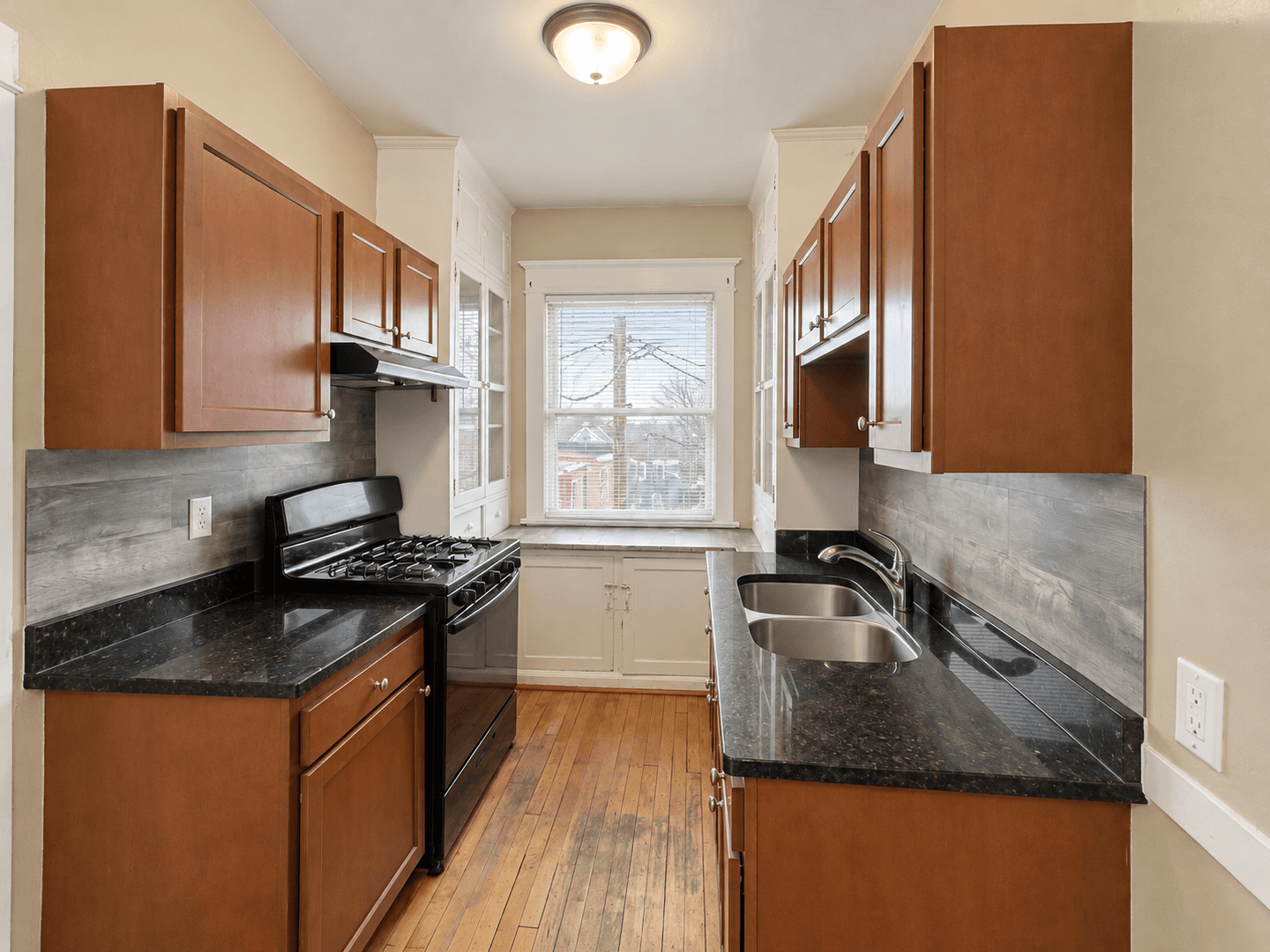 Saint Paul Apartment: 283-289 Bates Ave