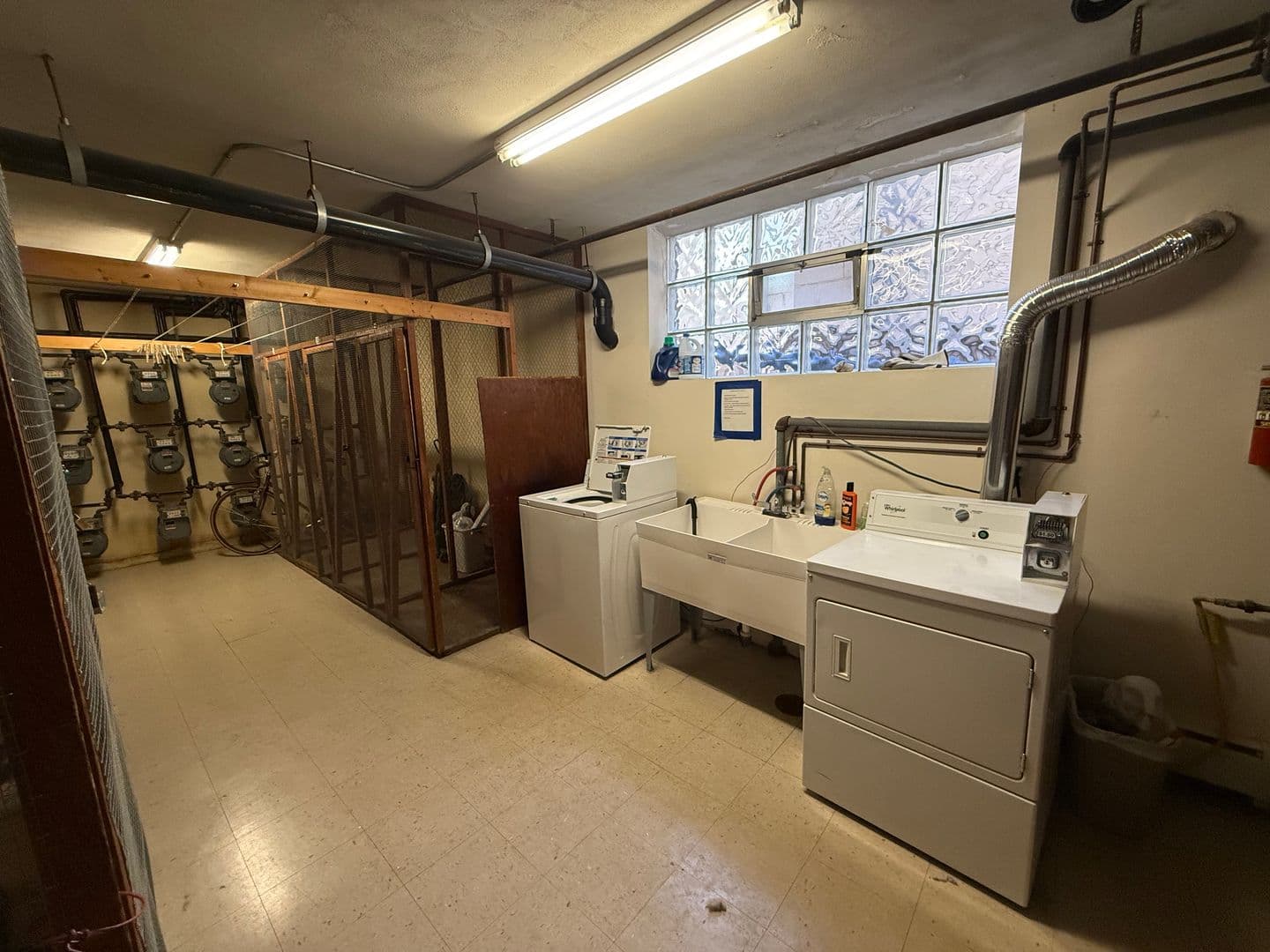 Saint Paul Apartment: 643 Cleveland Ave S
