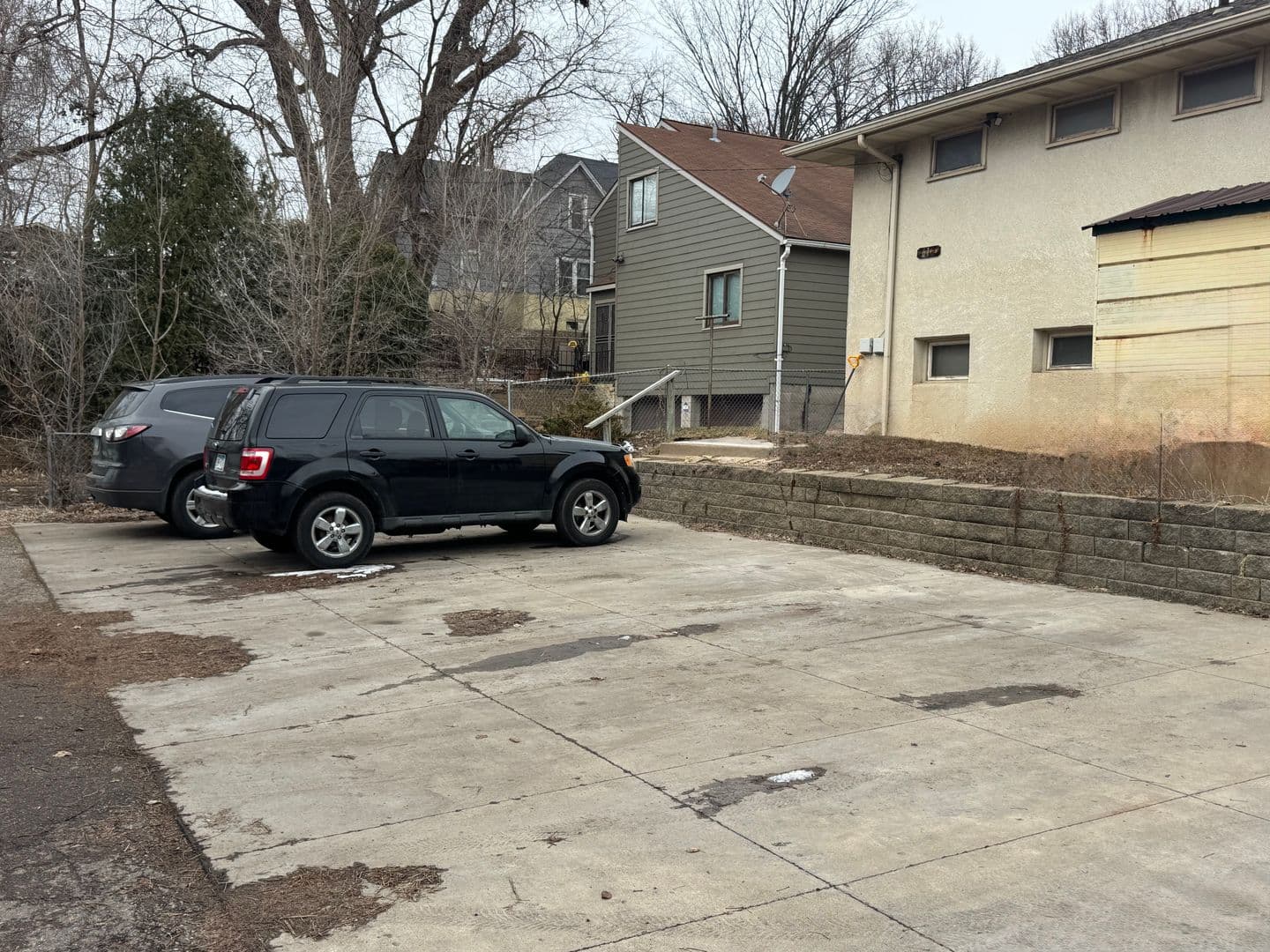 Saint Paul Apartment: 616 Ivy Ave E