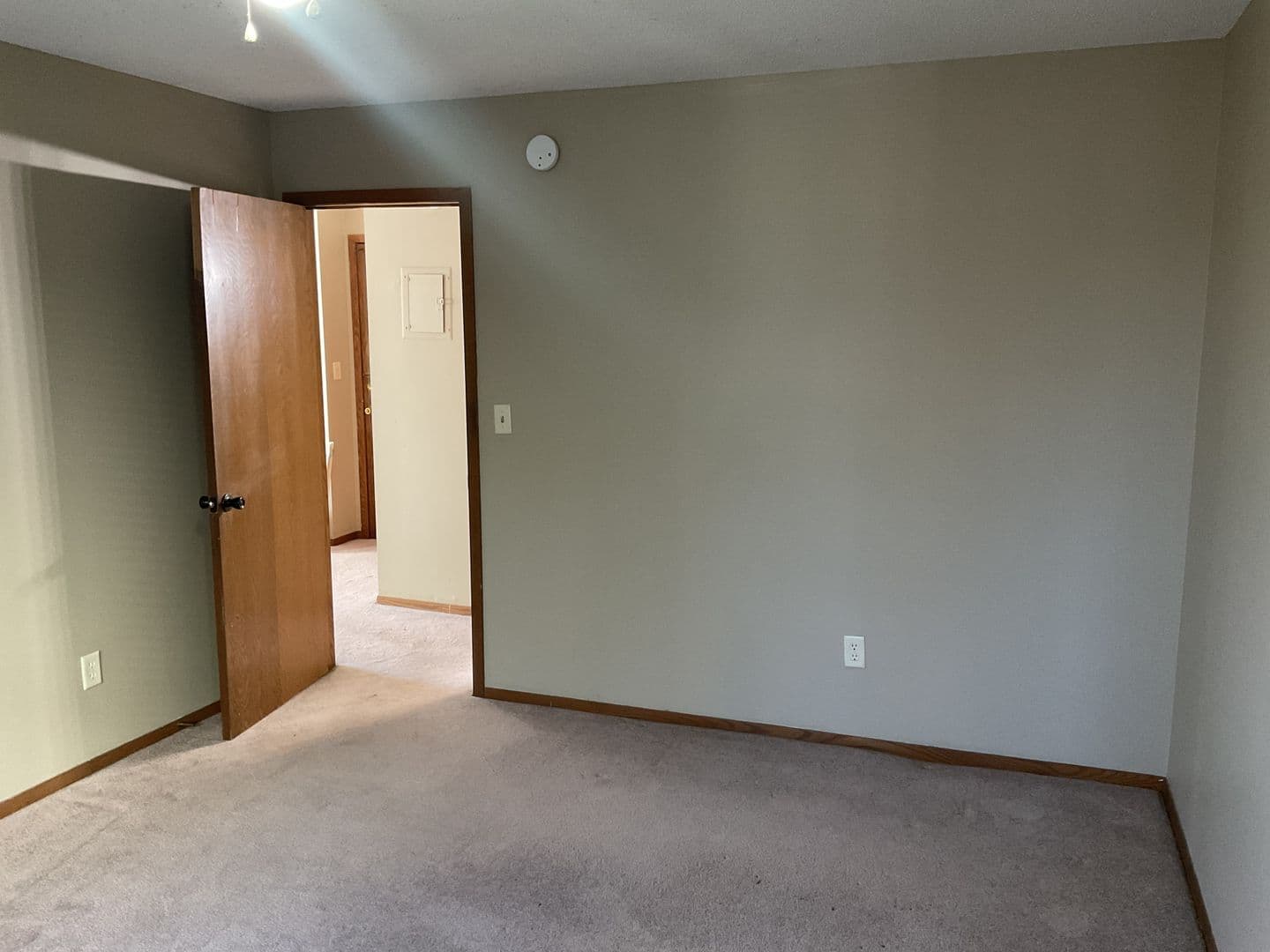 West Saint Paul Apartment: 330 West Annapolis St