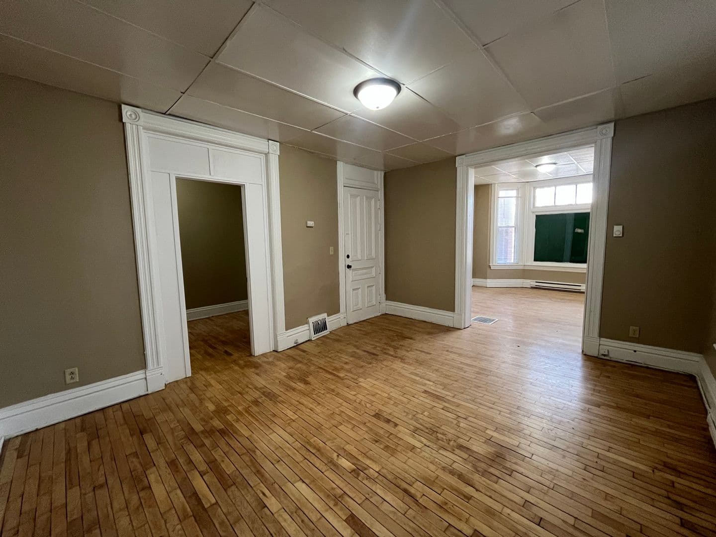 Saint Paul Apartment: 904-906 Burr St