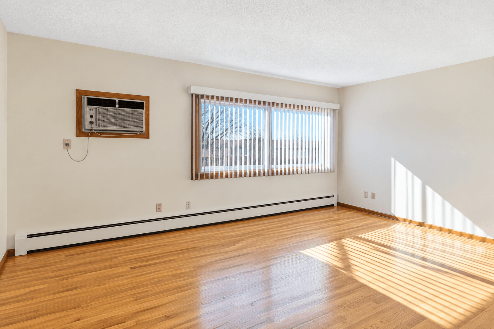 New Brighton Apartment: 804 6th St NW #15