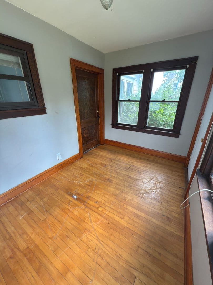 Minneapolis House: 2614 Dupont Avenue North