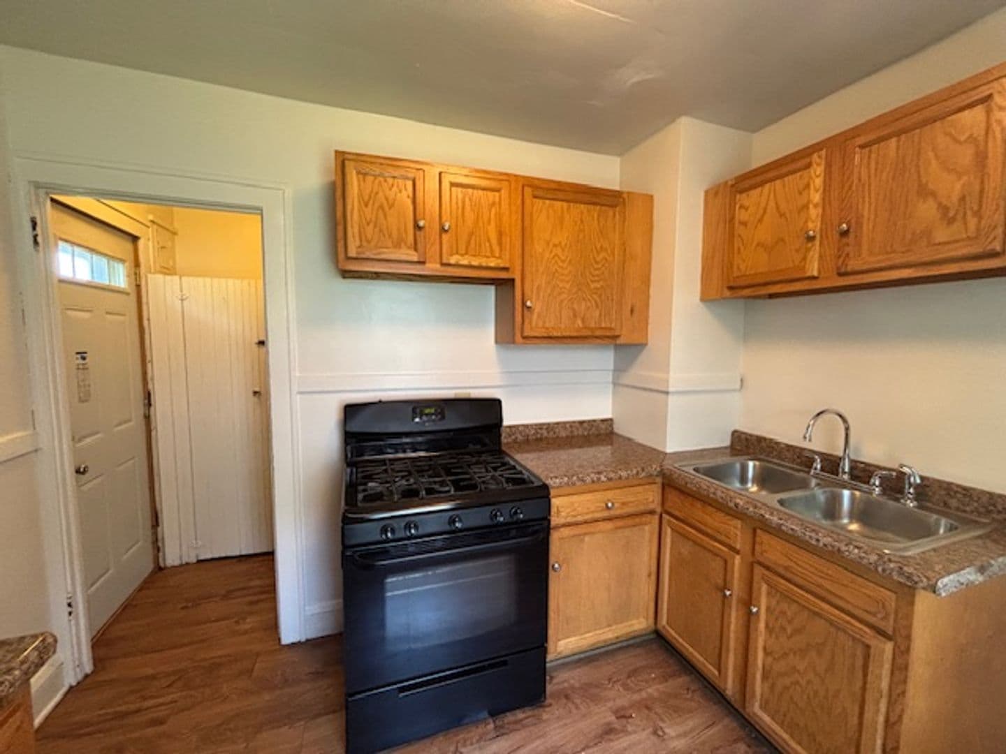 Saint Paul House: 988 Central Ave W