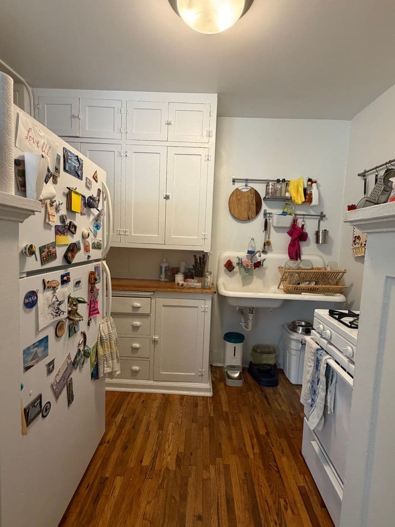 Saint Paul Apartment: 1962 Grand Ave