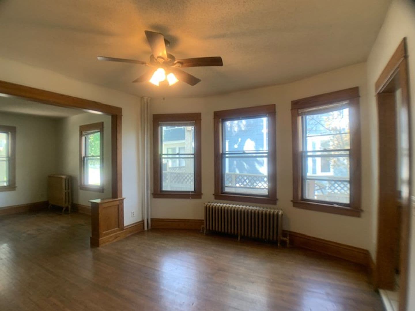 Saint Paul Apartment: 1607-1609 Van Buren Ave