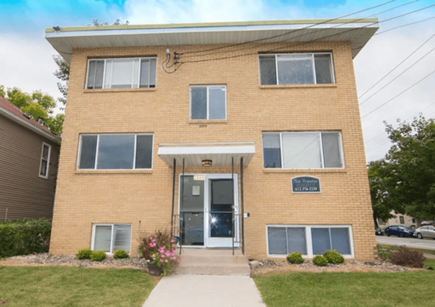 Minneapolis Apartment: 2800 Pillsbury Ave
