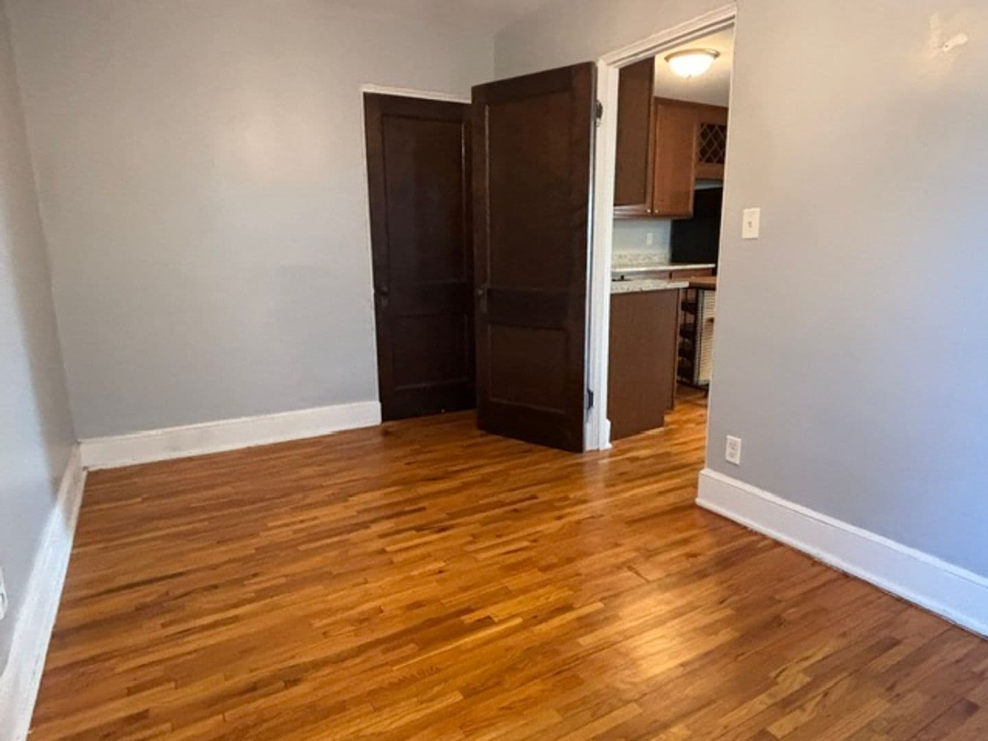 Saint Paul Apartment: 1967 Grand Ave