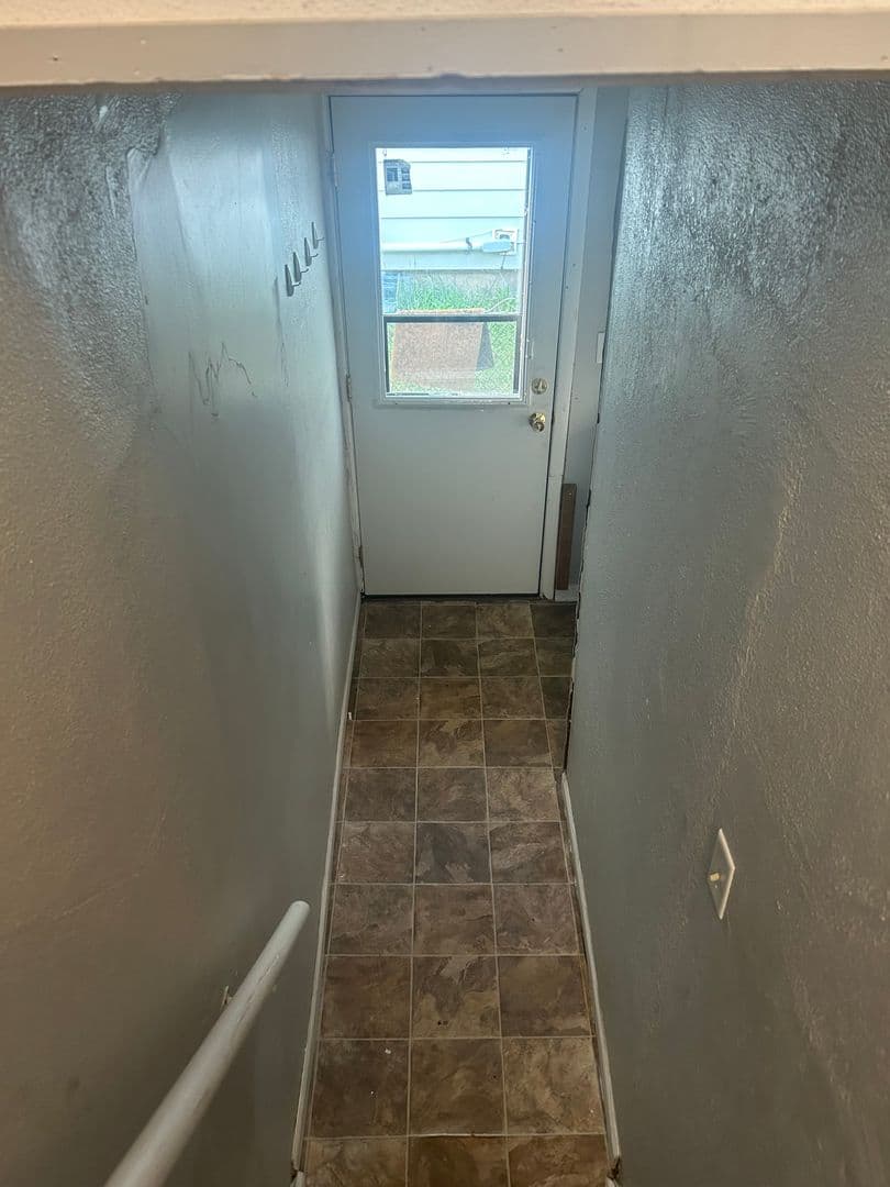 South Saint Paul Apartment: 239 Park St W