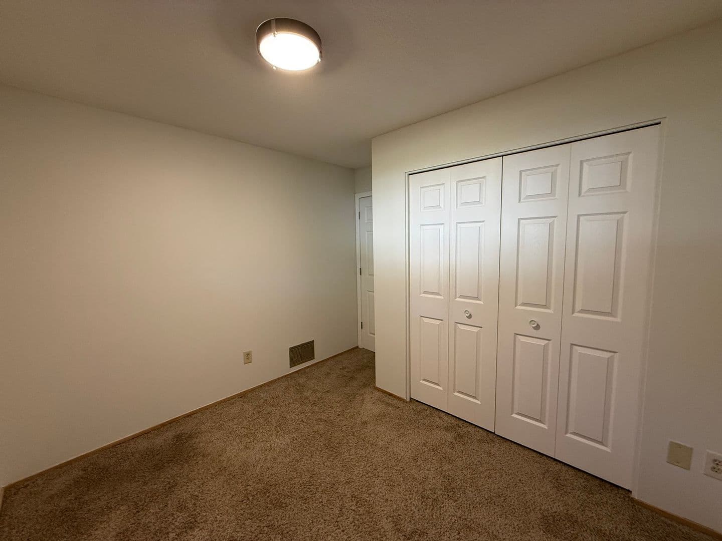 Coon Rapids House: 12288 Drake St NW
