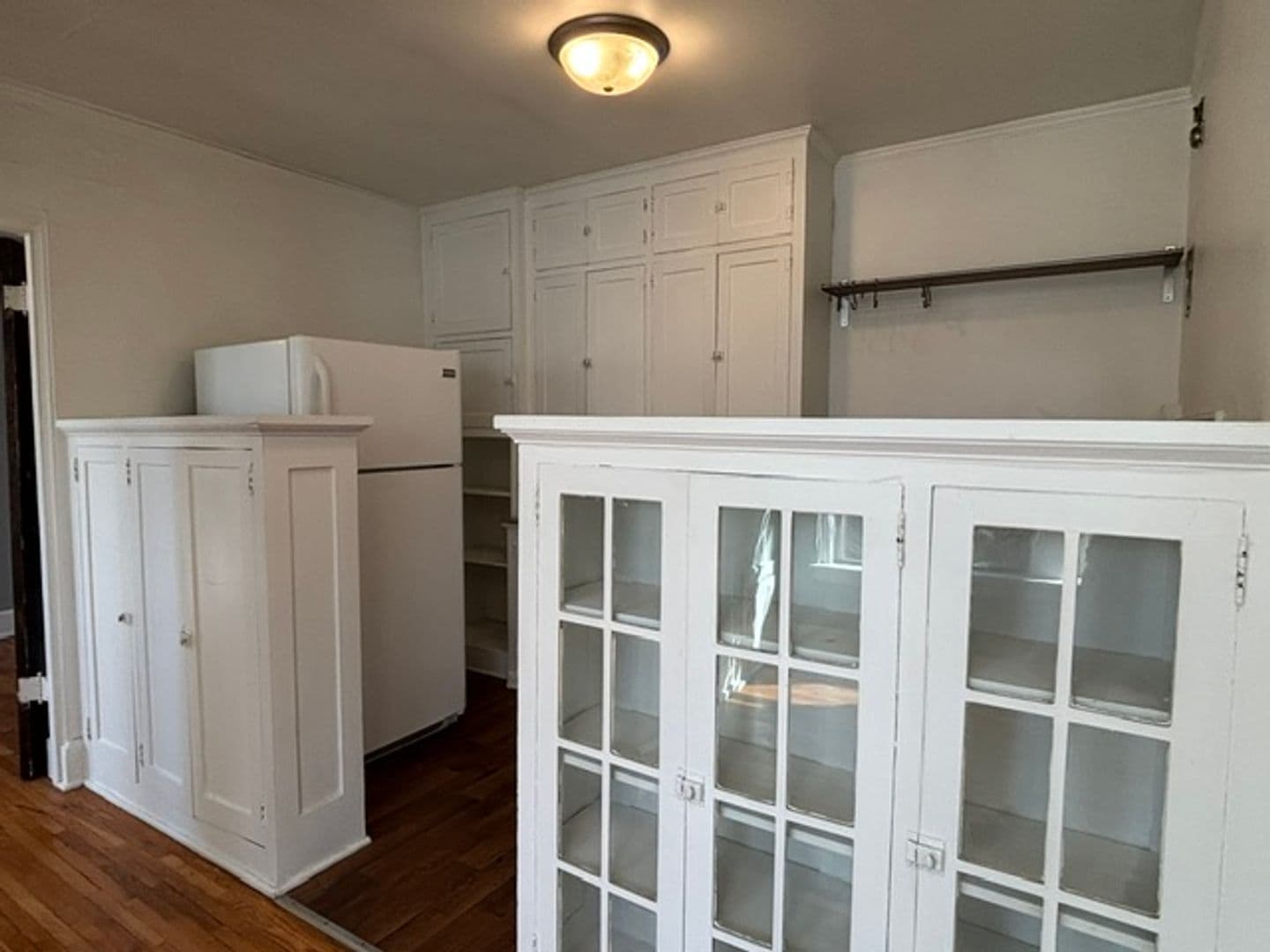 Saint Paul Apartment: 1967 Grand Ave