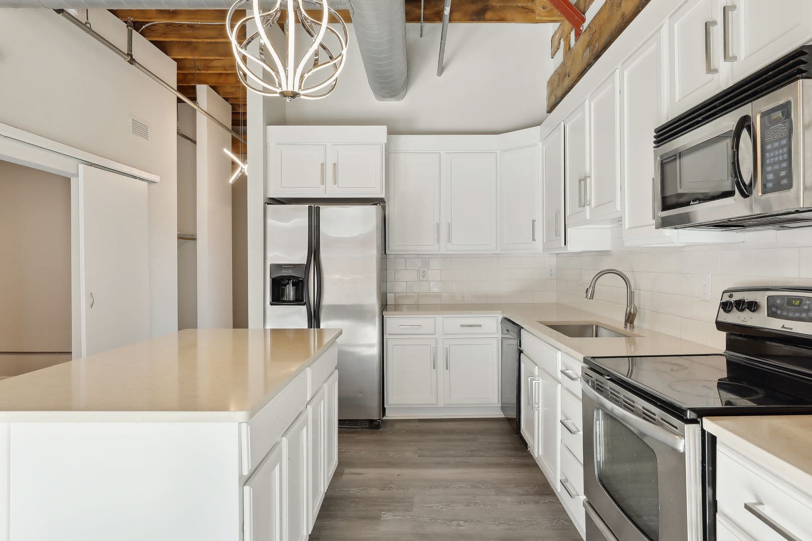 Saint Paul Apartment: 212 7th St E