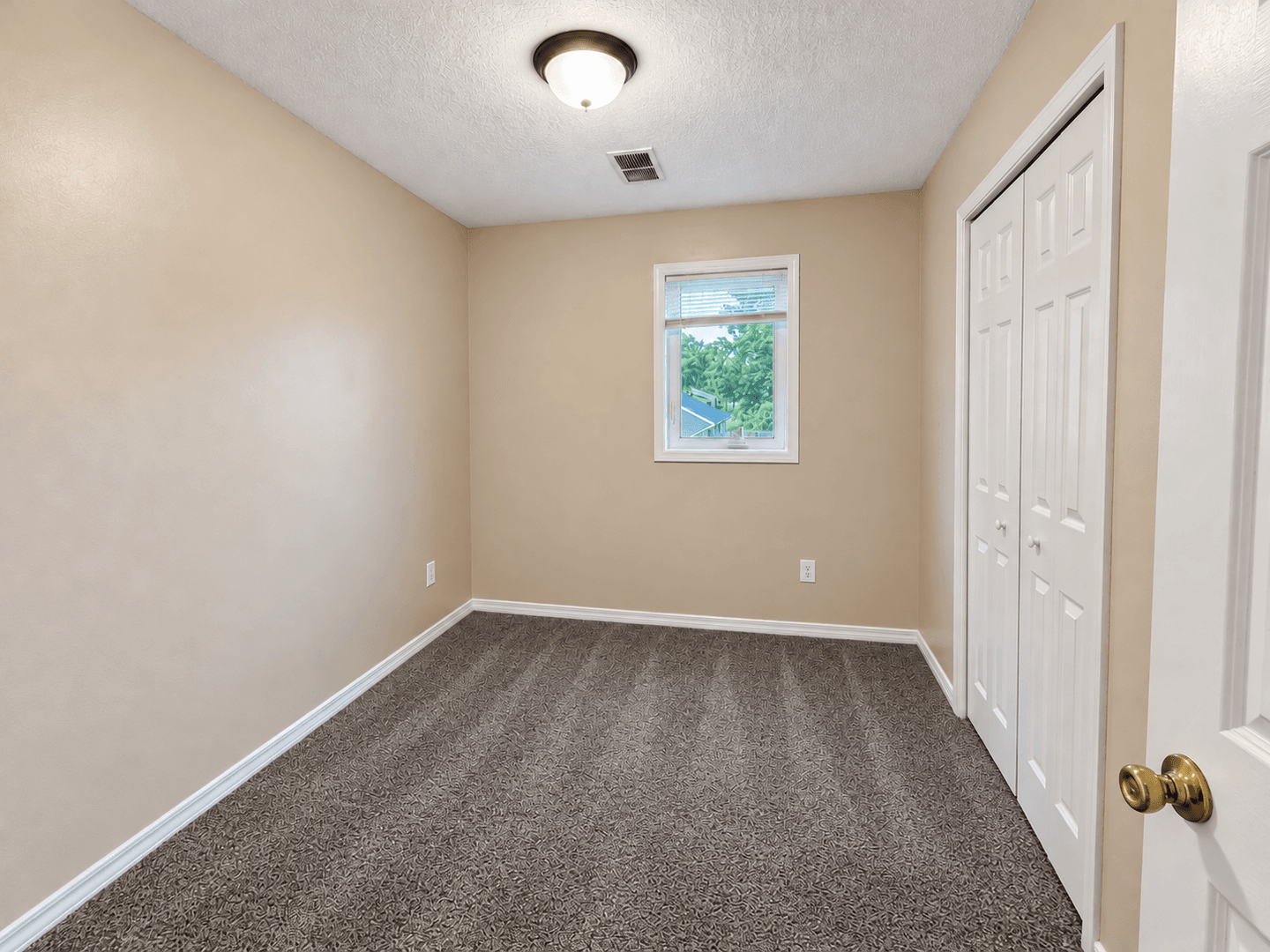 Eagan Apartment: 896 Wescott Square