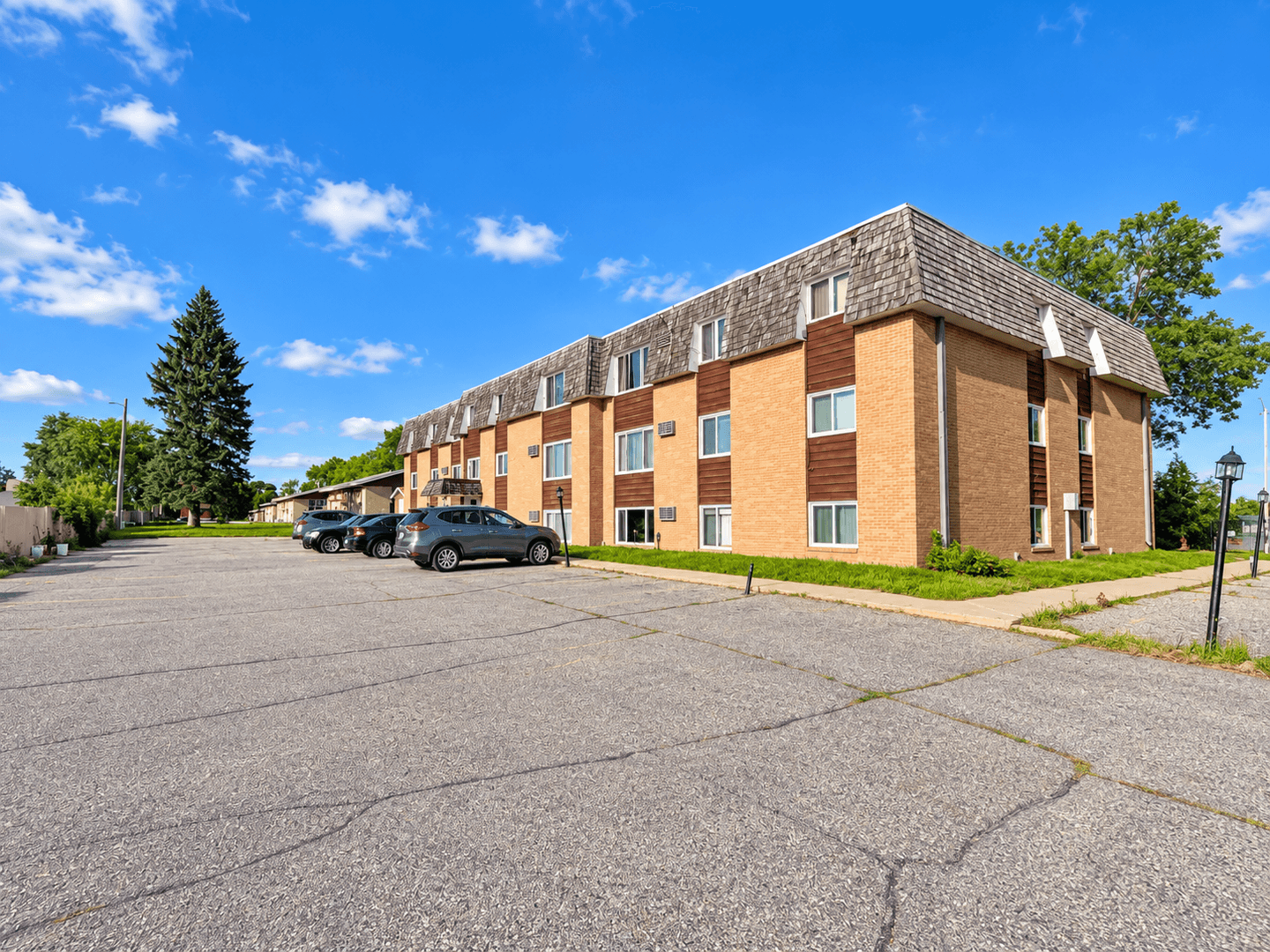 Willmar Apartment: 1116 2nd Street SE