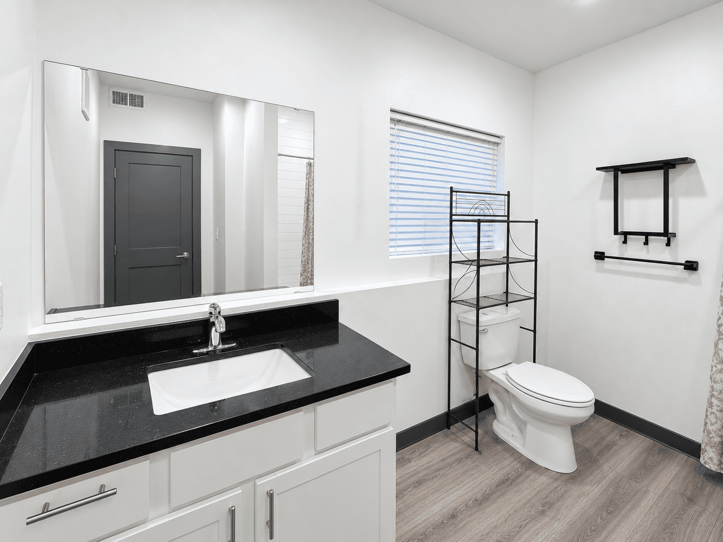 Saint Paul Apartment: 385 Clinton Ave