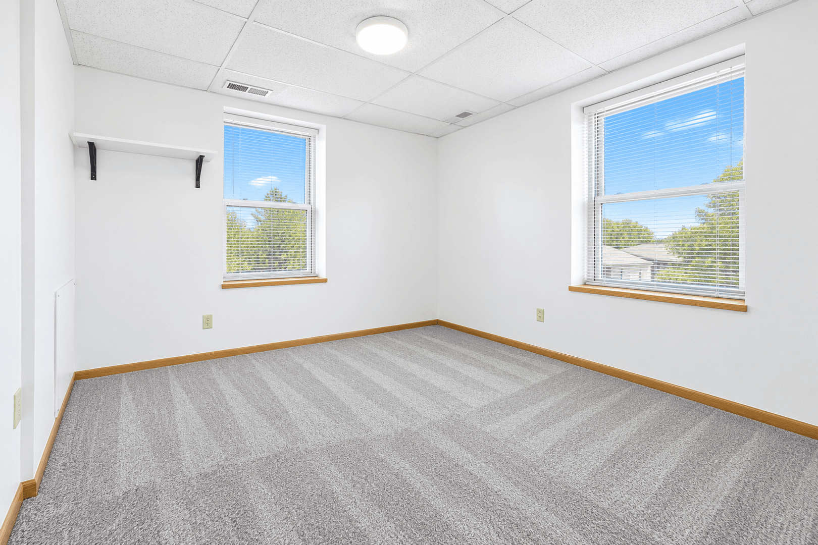 Saint Paul Apartment: 760 Mount Curve Blvd