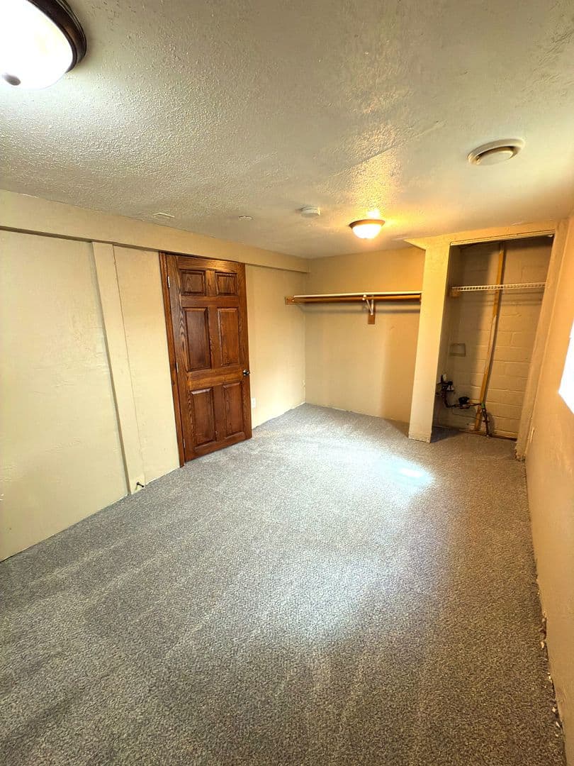 Minneapolis House: 2614 Dupont Avenue North