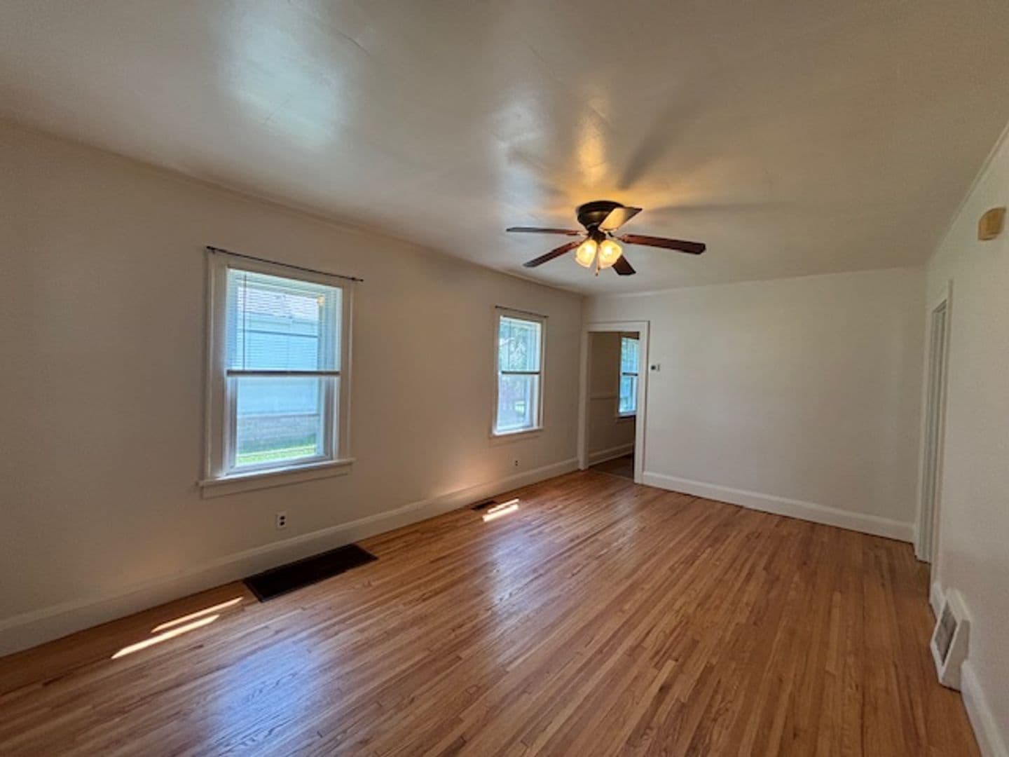 Saint Paul House: 988 Central Ave W