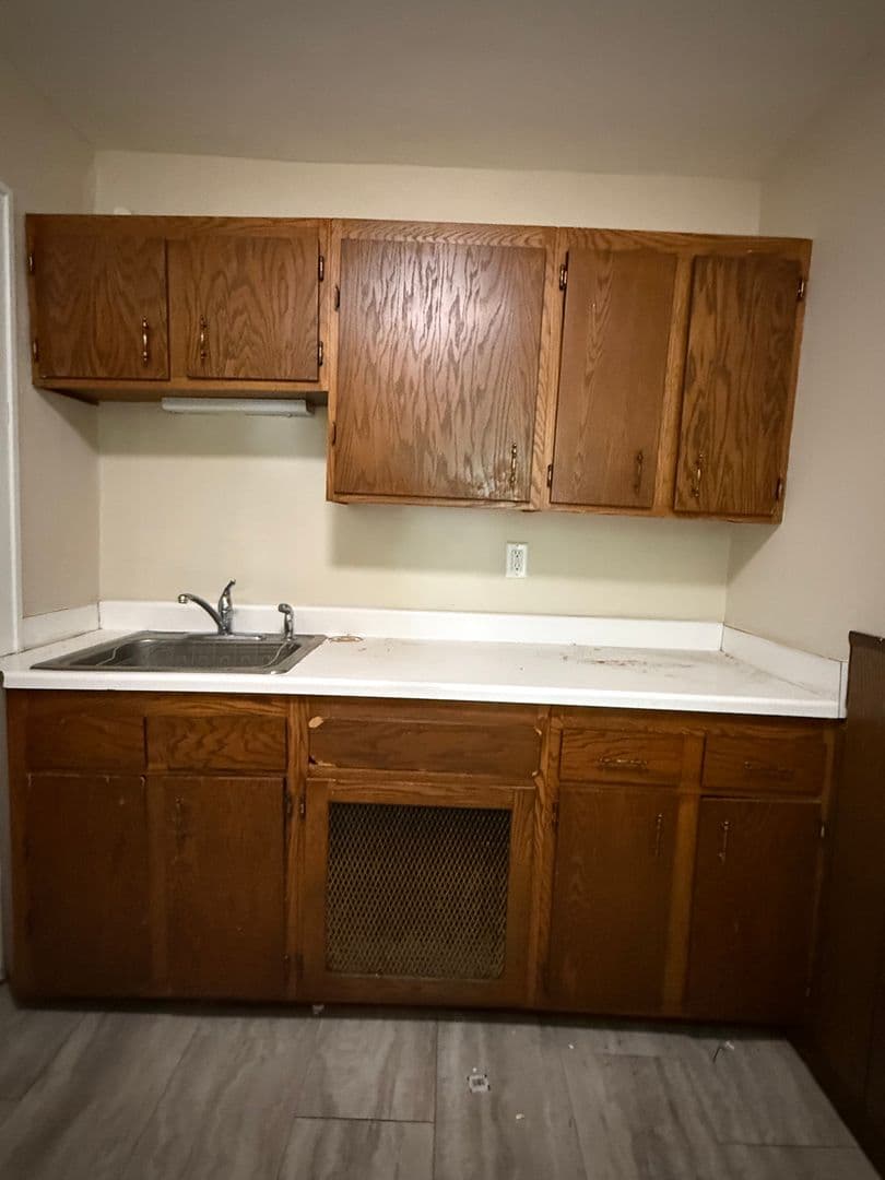 Saint Paul Apartment: 2033 Grand Ave