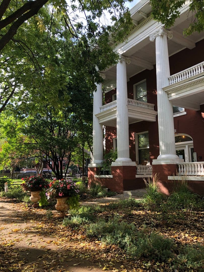 Saint Paul Apartment: 309 Dayton Ave