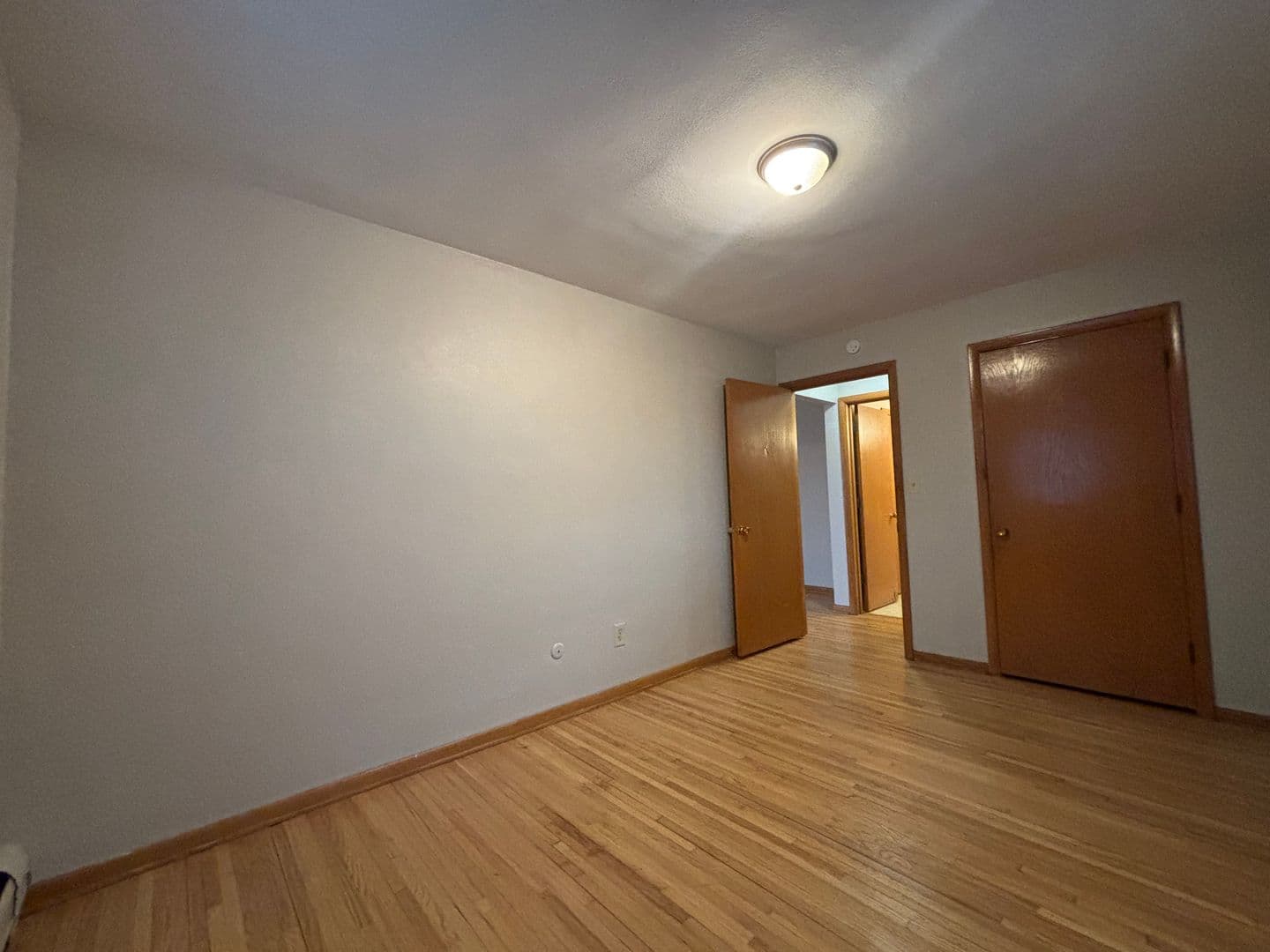 Saint Paul Apartment: 984 Van Buren Ave