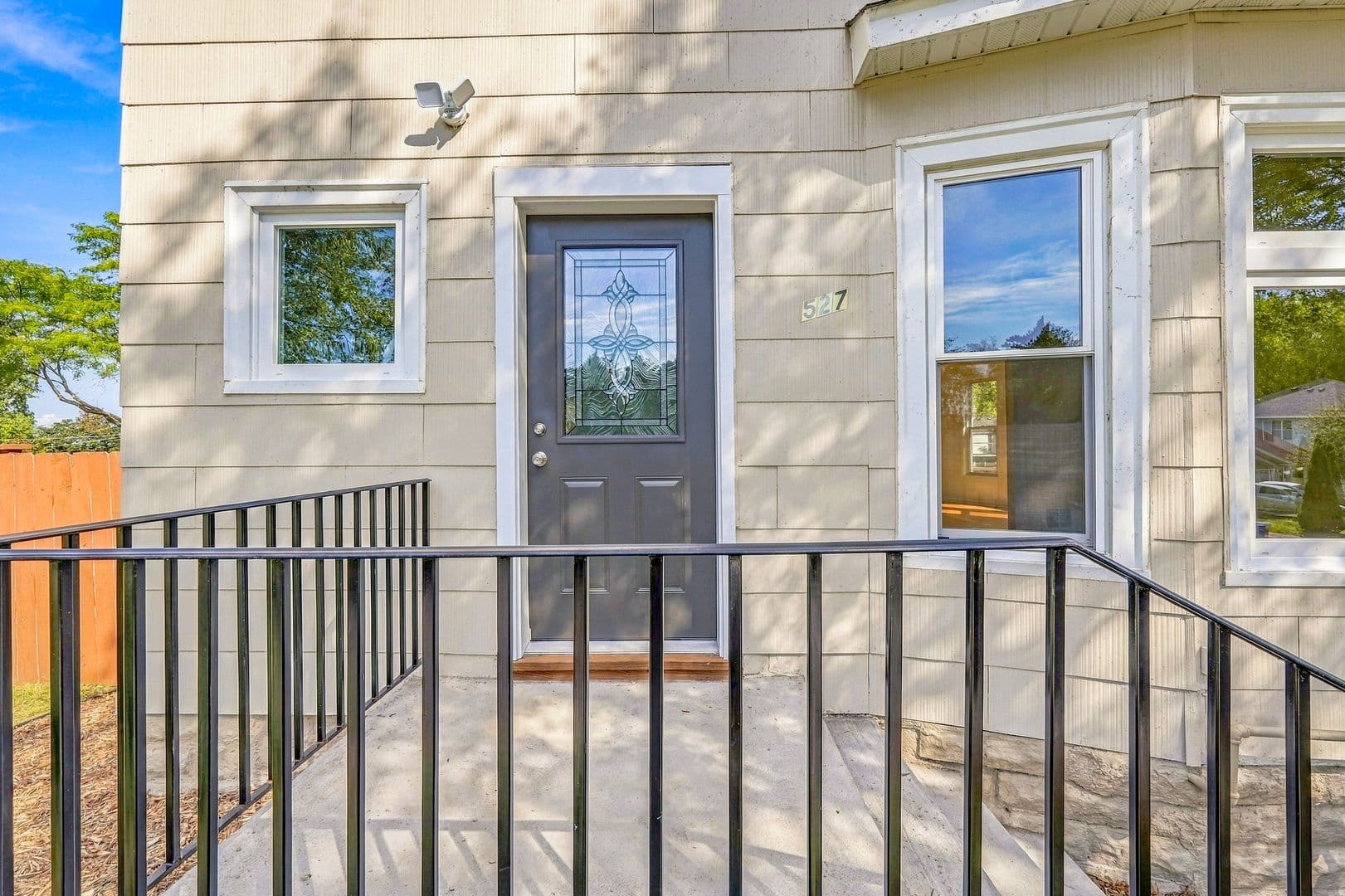 Saint Paul House: 527 Arlington Ave E