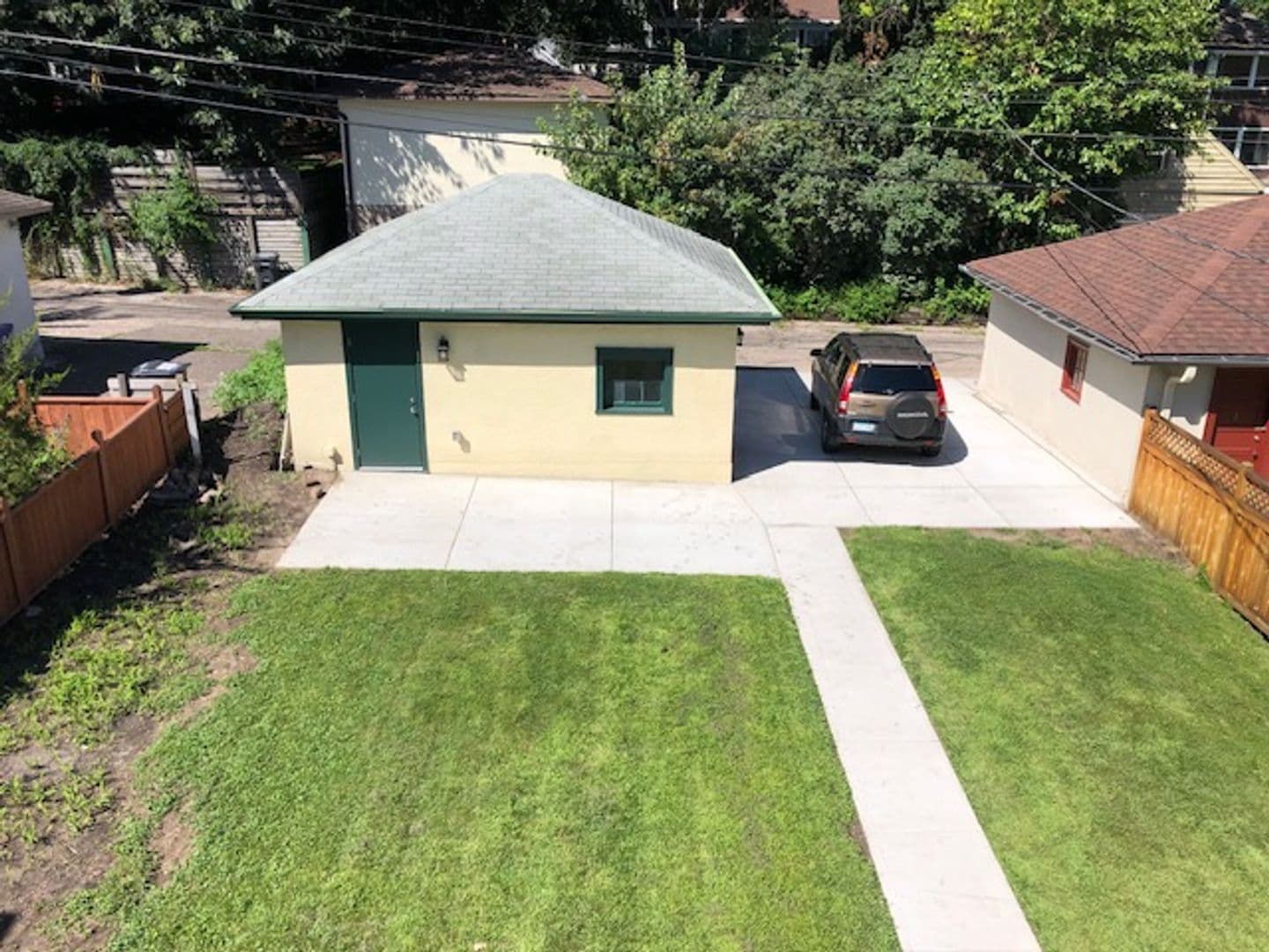 Saint Paul Apartment: 1135-1137 Goodrich Ave