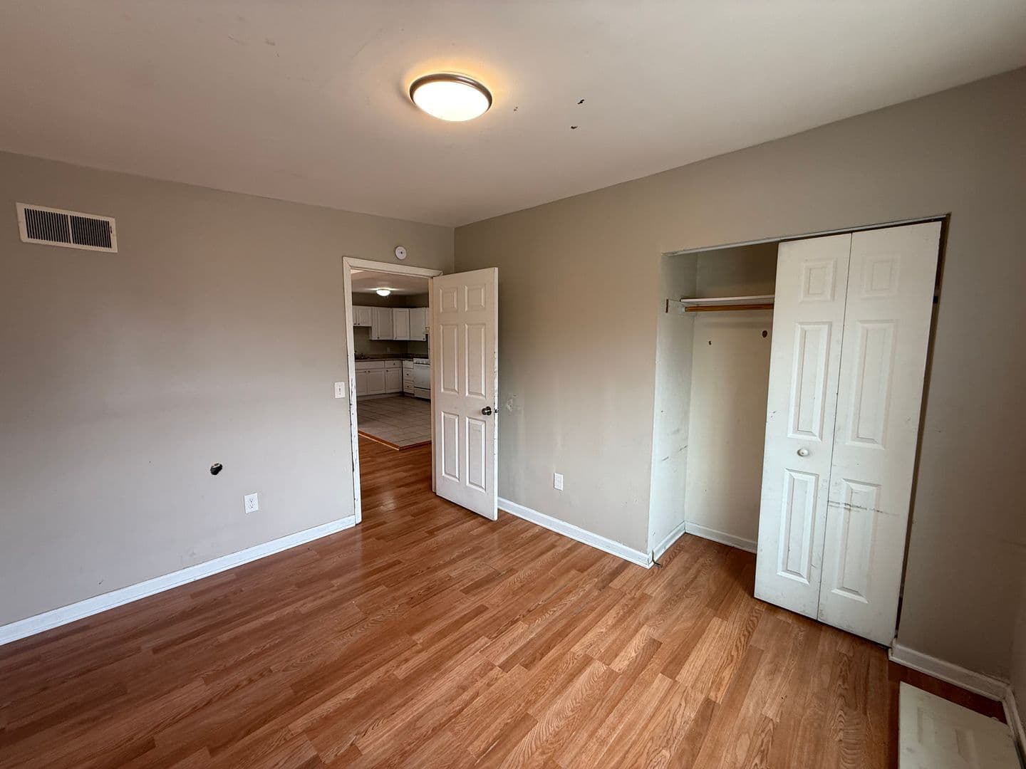 Saint Paul Apartment: 555-565 N Kent St