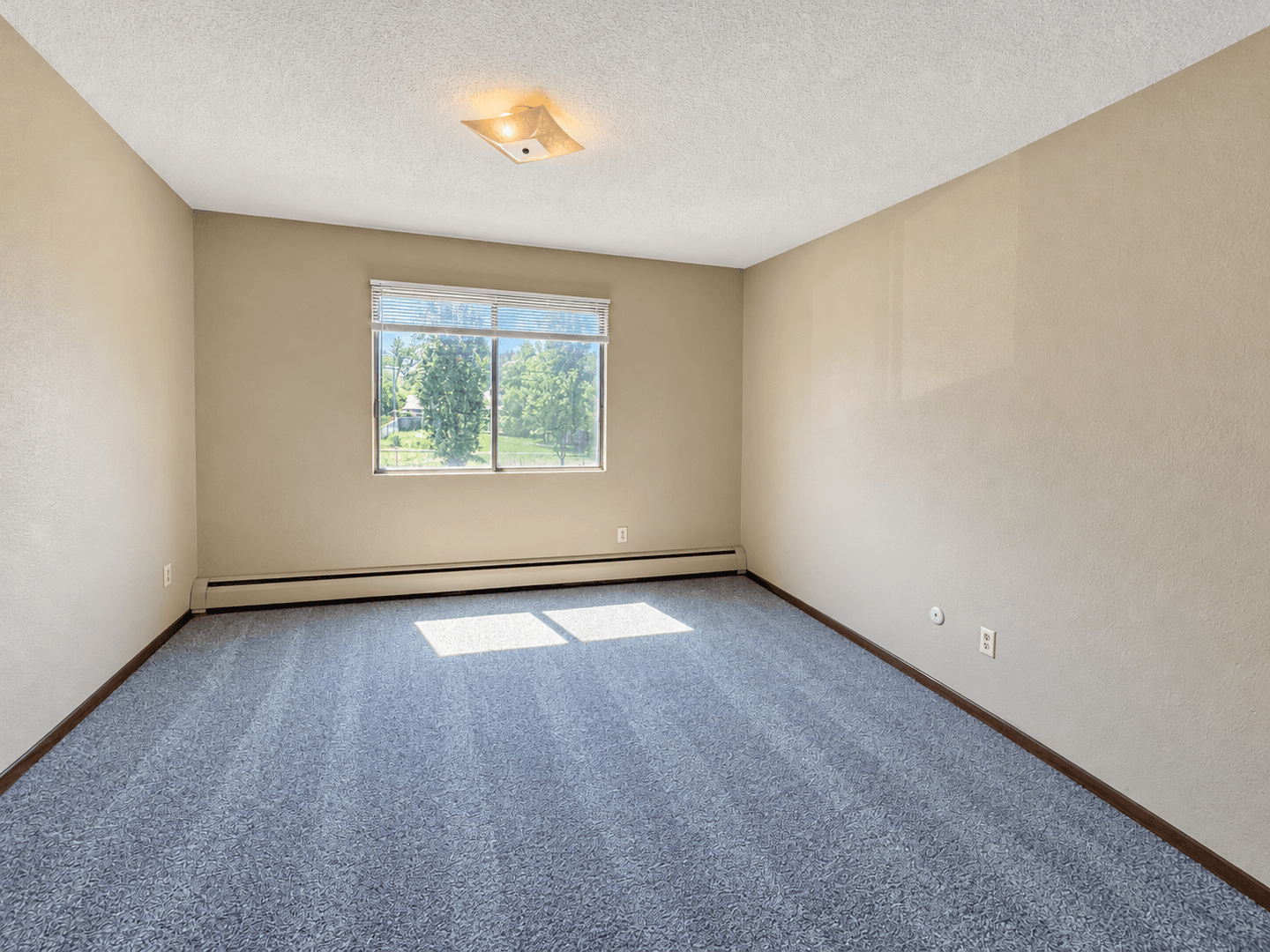 Saint Paul Apartment: 83 Arlington Ave West