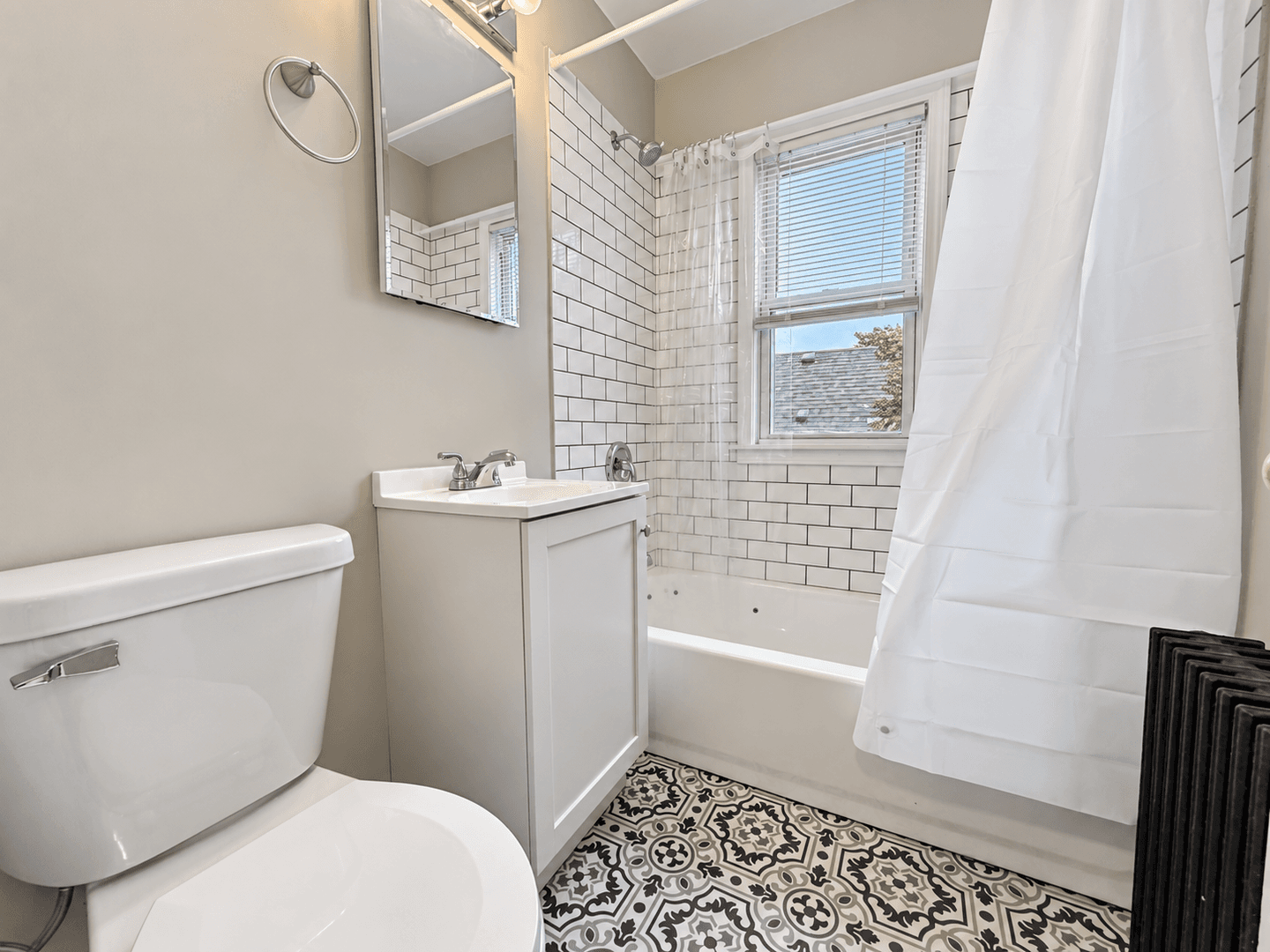 Saint Paul Apartment: 833 Randolph Ave