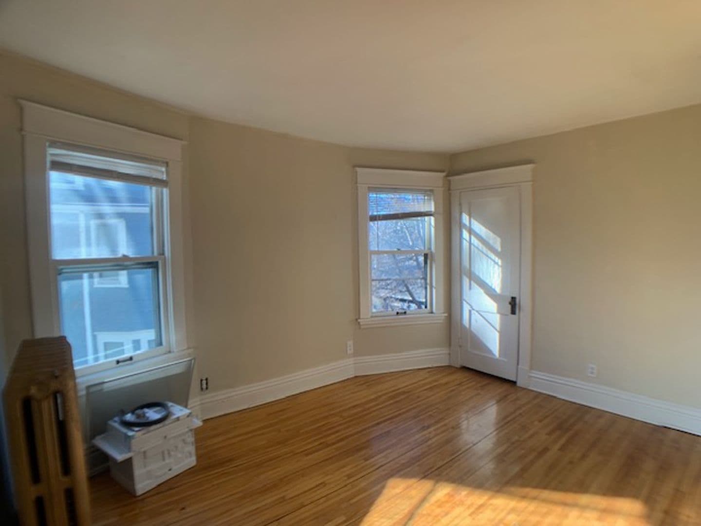 Saint Paul Apartment: 1607-1609 Van Buren Ave