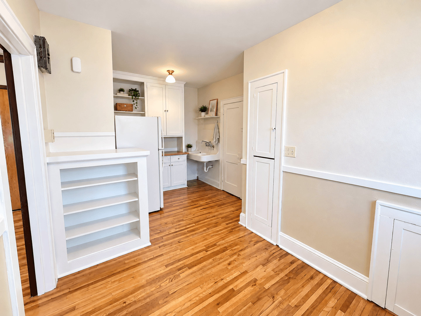 Saint Paul Apartment: 451 Fairview Ave N