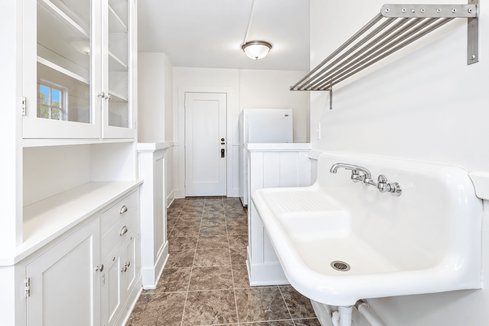 Saint Paul Apartment: 1168 Grand Ave