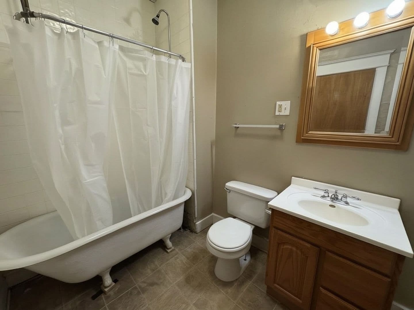 Saint Paul Apartment: 283-289 Bates Ave