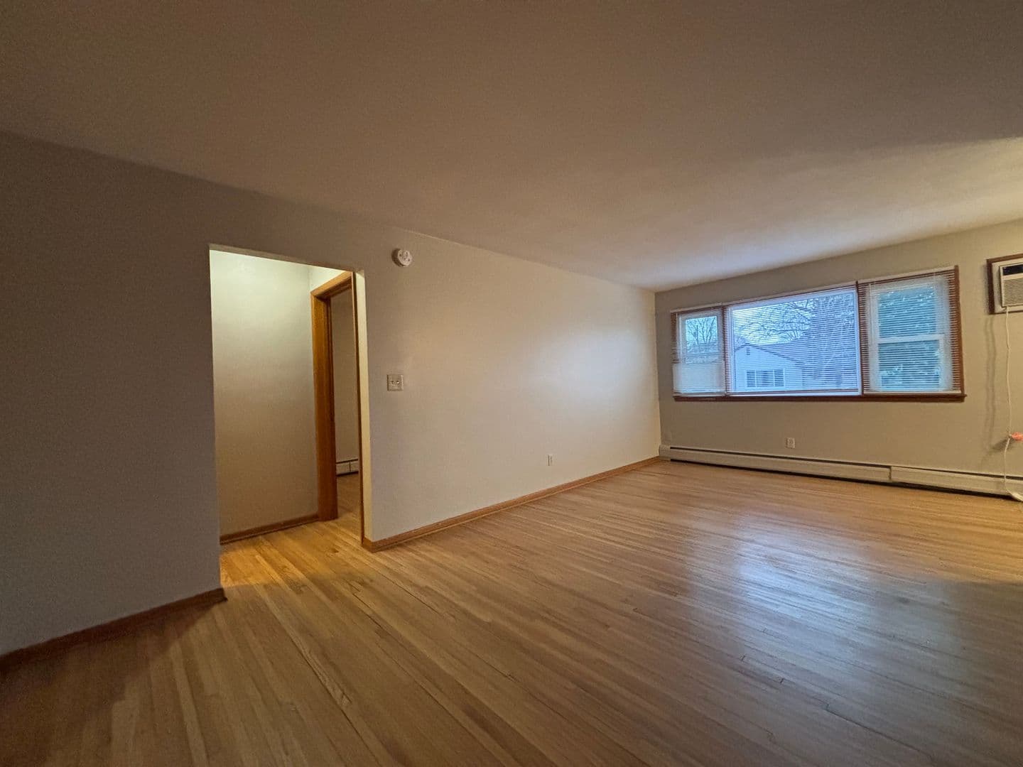 Saint Paul Apartment: 984 Van Buren Ave