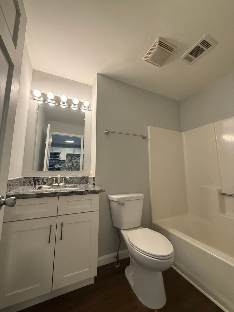 Saint Paul Apartment: 555-565 N Kent St
