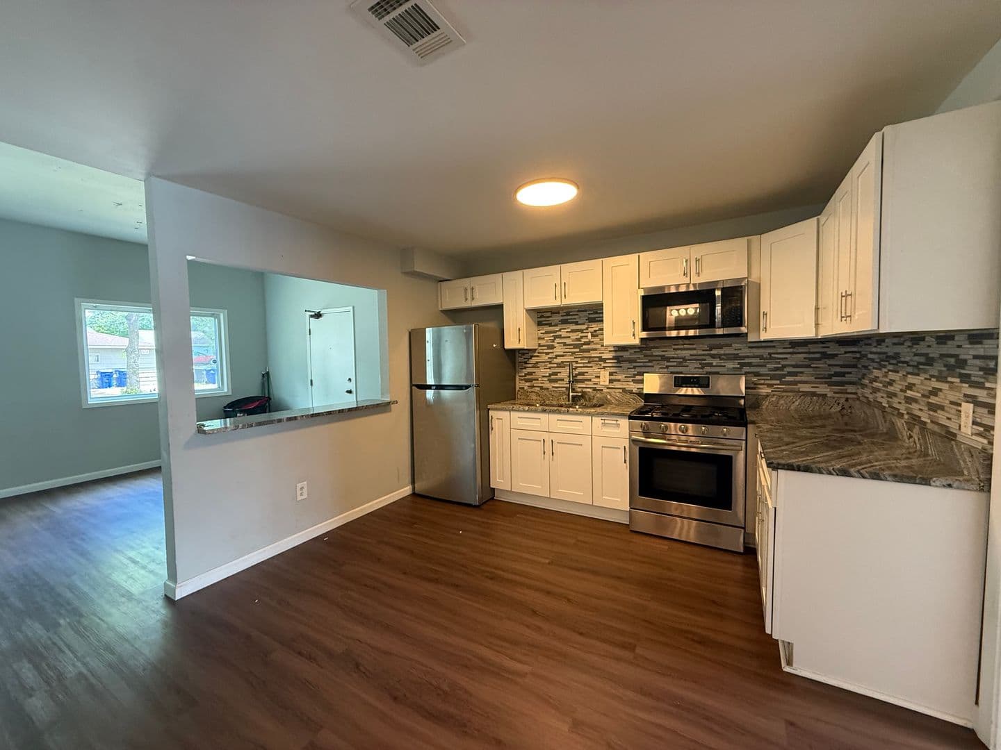 Saint Paul Apartment: 555-565 N Kent St