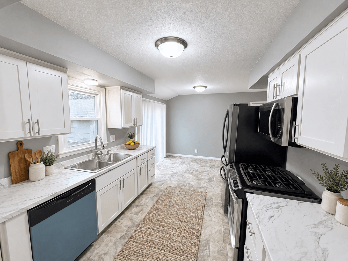 Brooklyn Park House: 1924 Whitewater Trl N